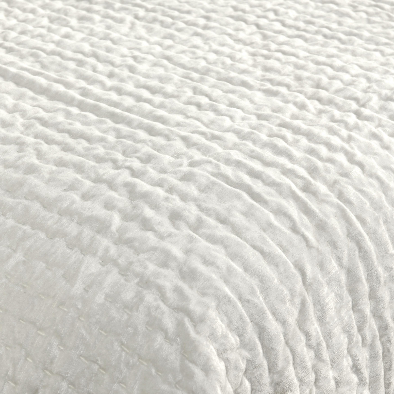Velvet Quilt Set, King Quilt, Ivory