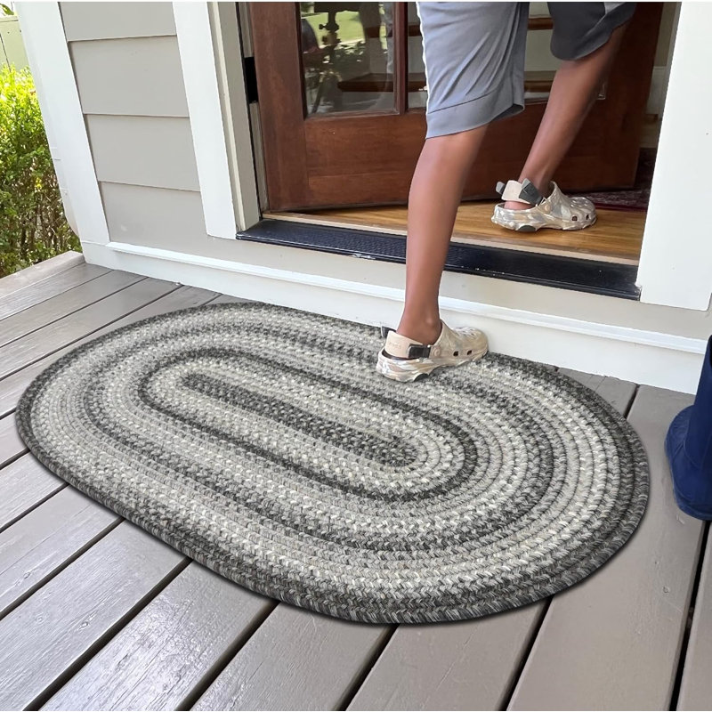  Braided Rug / Washable Indoor/Outdoor White/Ivory/Silver/Gray Rug, Oval 2'3" x 3'9"