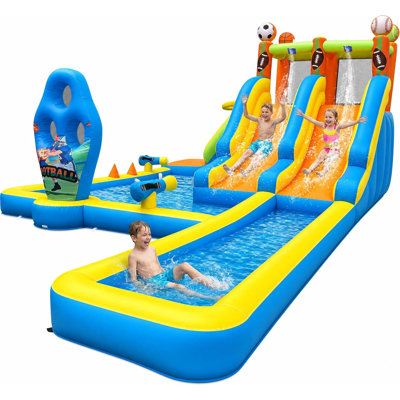 Glissade d'eau gonflable pour les enfants de 3 à 12 ans: parc aquatique gonflable avec 2 glissades - 9 en 1 sur le thème du football avec ventilateur de 550 W pour une fête d'anniversaire en plein air