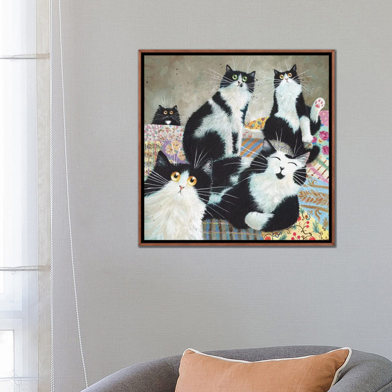 « Patchwork Cats » par Kim Haskins-reproduction d’art, H 26 po x l 26 po x P 1,5 po, Toile avec cadre en bois brun classique