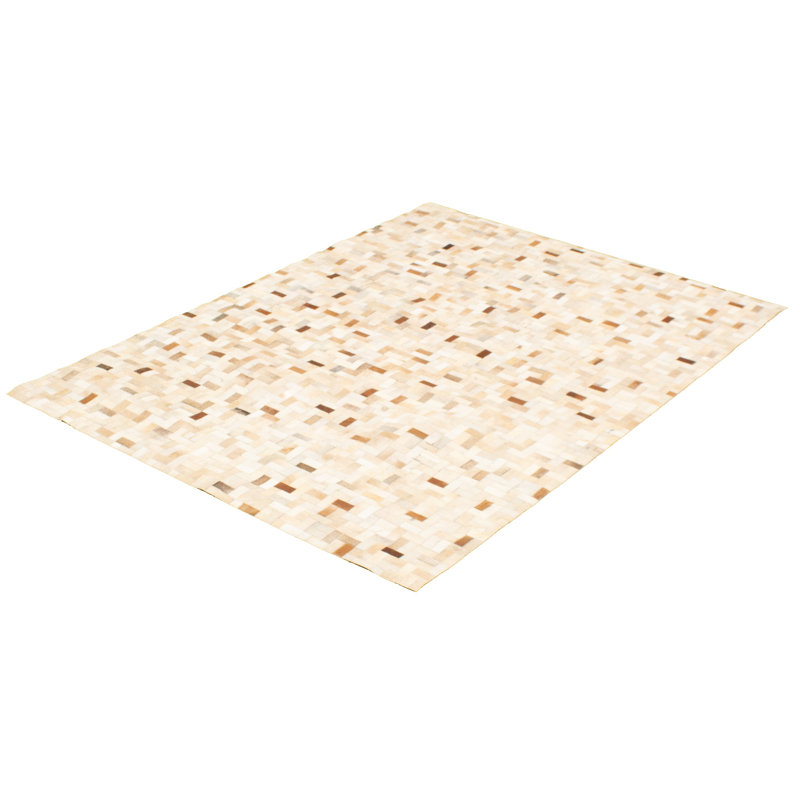 Tapis ivoire en cuir de vache patchwork 5 pi 5 po x 7 pi 8 po