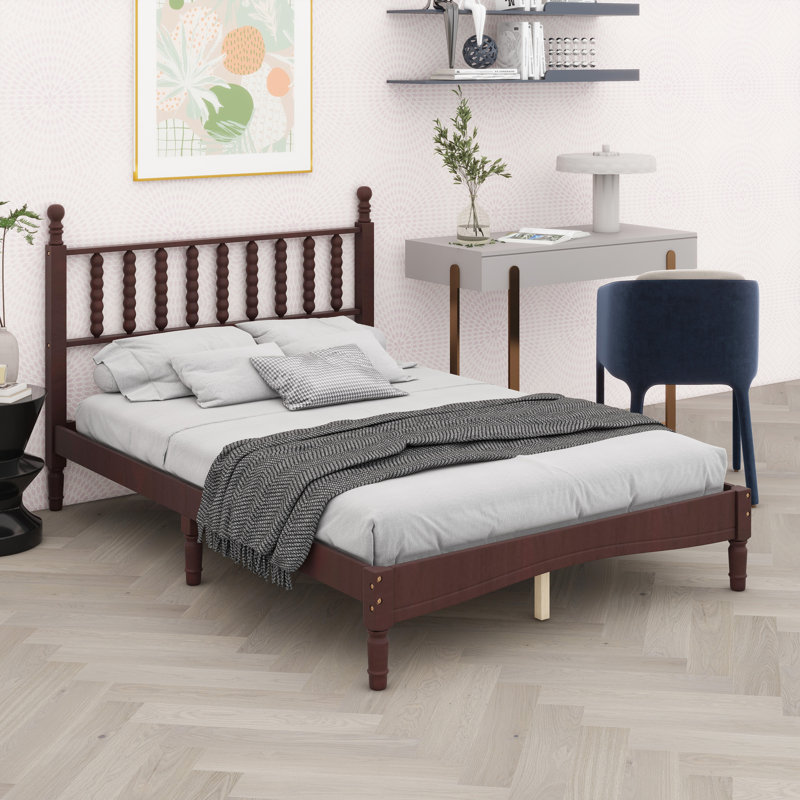 Lit plateforme en bois d'inspiration rétro avec tête de lit en forme de gourde et support en lattes de bois, Lit double