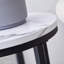 Table d'appoint moderne en faux panneau de fibres à densité moyenne, compacte et élégante pour les petits espaces, facile à assembler et à entretenir.