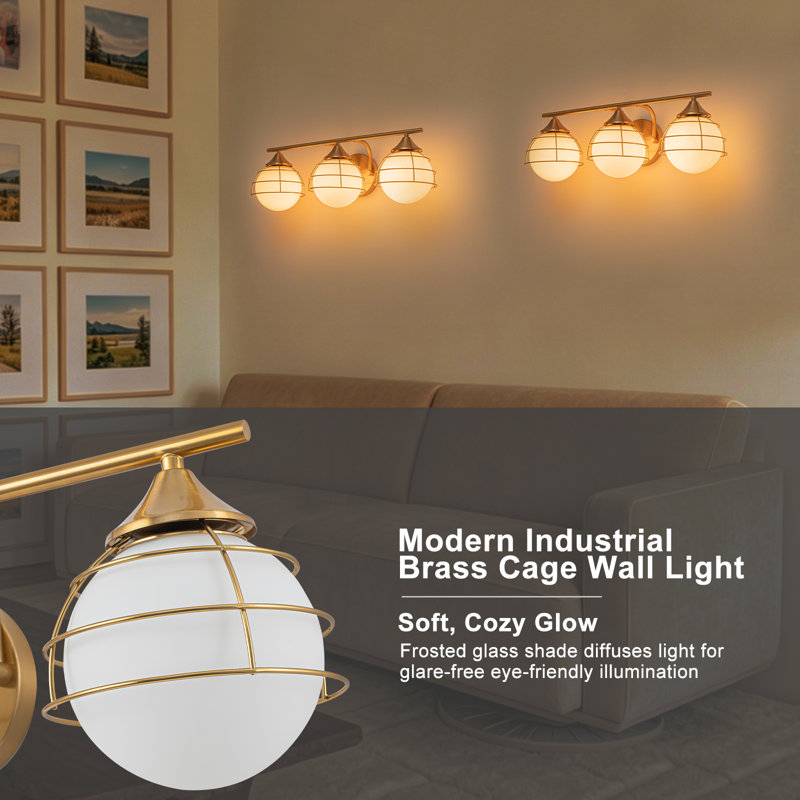 Applique murale de salle de bain de style transitionnel à 3 lumières en laiton avec globes en verre blanc laiteux