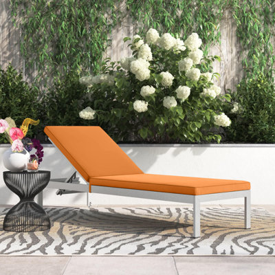 Chaise longue inclinable de 76 po avec coussins Shore