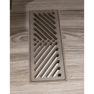 Registre de plancher en métal