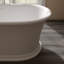 Baignoire de trempage autoportante à surface solide 61 "avec base à piédestal romaine, baignoire en résine pierre blanche matte