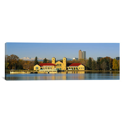 «Buildings at the Waterfront City Park Pavilion, Denver, Colorado», reproduction de photo sur toile