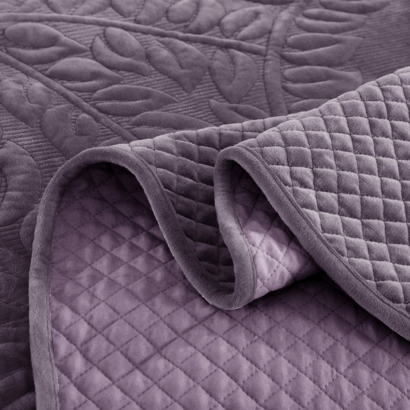 Marcielo Oversized Embroidered Velvet Quilt Set With 2 Pillow Shams, Queen Quilt + 2 Standard Shams, Purple