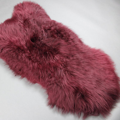 Teppich Aenwood aus Schafsfell in Merlot