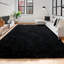 Tapis noir doux à poils longs-21265672
