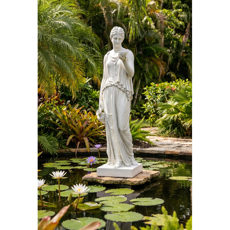 Statue la déesse de la jeunesse Hebe, H 62,5 po x l 20 po x P 15 po