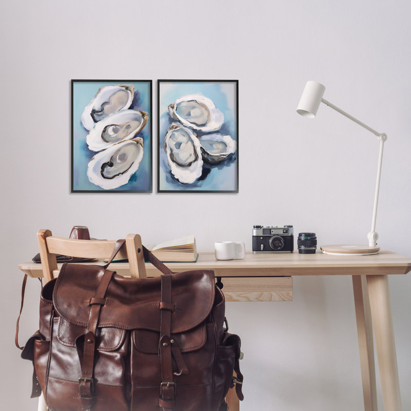 «Trio Half Shell Oysters», ensemble de 2 giclées par Petal Prints Design, H 18 po x l 12 po, Giclée encadrée noir minuit