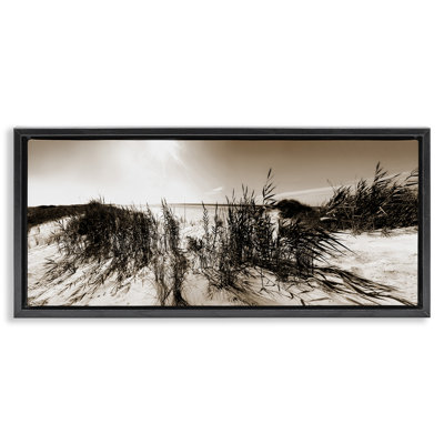 "Wind in the dunes", art mural encadré par Noah Bay