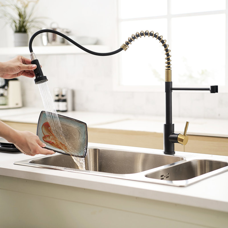 Robinet de cuisine rétractable - Matériau, mécanisme coulissant lisse en sélection de matériaux beige et or, expérience d'installation facile