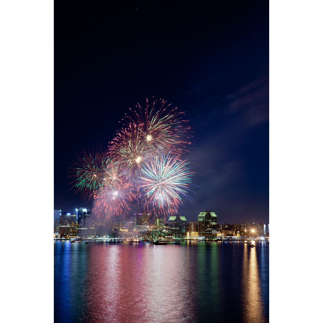 Halifax Harbour With Fireworks von Sshaw75 - Druck ohne Rahmen auf Leinwand