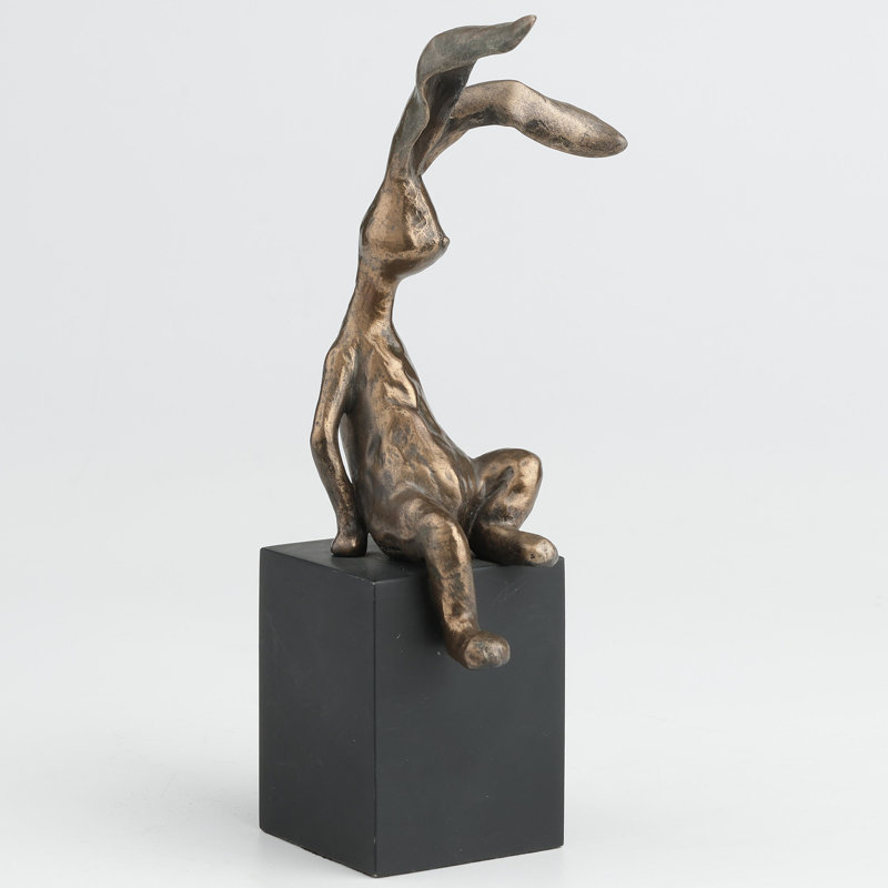 L 6,89 pouces de bronze Hare assis seul (bronze) en bronze coulé à froid