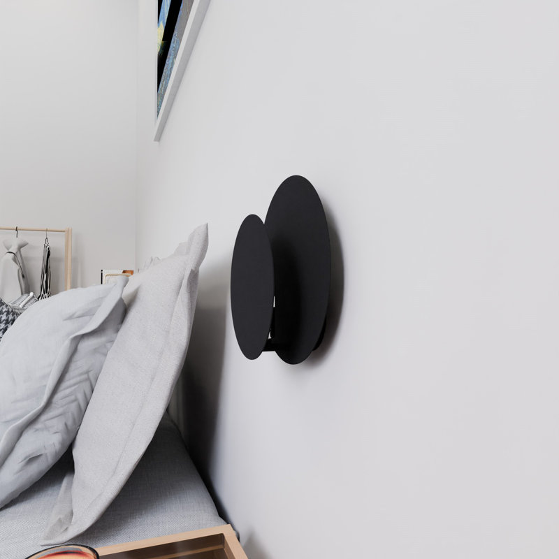 Eira Armed Sconce, Black