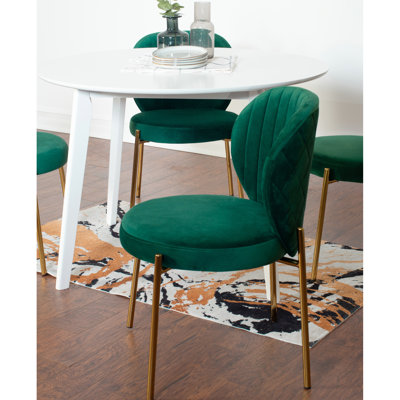 Collection de salle à manger contemporaine 5 - table blanche et 4 conforts de détente, bois d'hévéa, revêtement en velours doux, espace de détente dans la pièce avec luxures élégantes, velours luxueux et luxueux, luxe