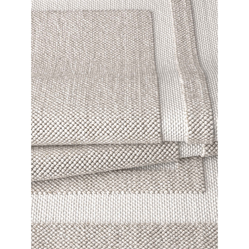 Rittie Machine Made Indoor / Outdoor Area Rug, Rectangle 2'8" x 4'11"