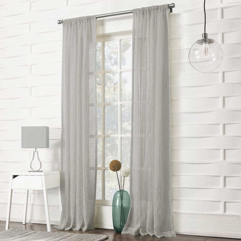 Panneau de rideau semi-diaphane avec passe-tringle Jaklyn, L 50 po x L 95 po, Gris argenté