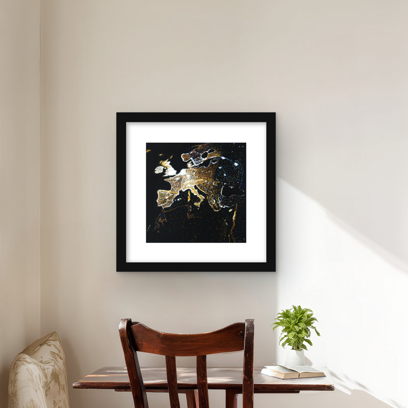 Reproduction matelassée encadrée European Continent, H 16 po x l 16 po, Noir