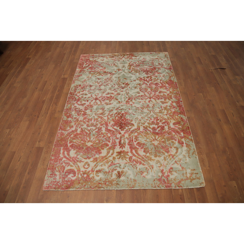 Transform Your Room with This Soft Blush Abstract Rug 4x6