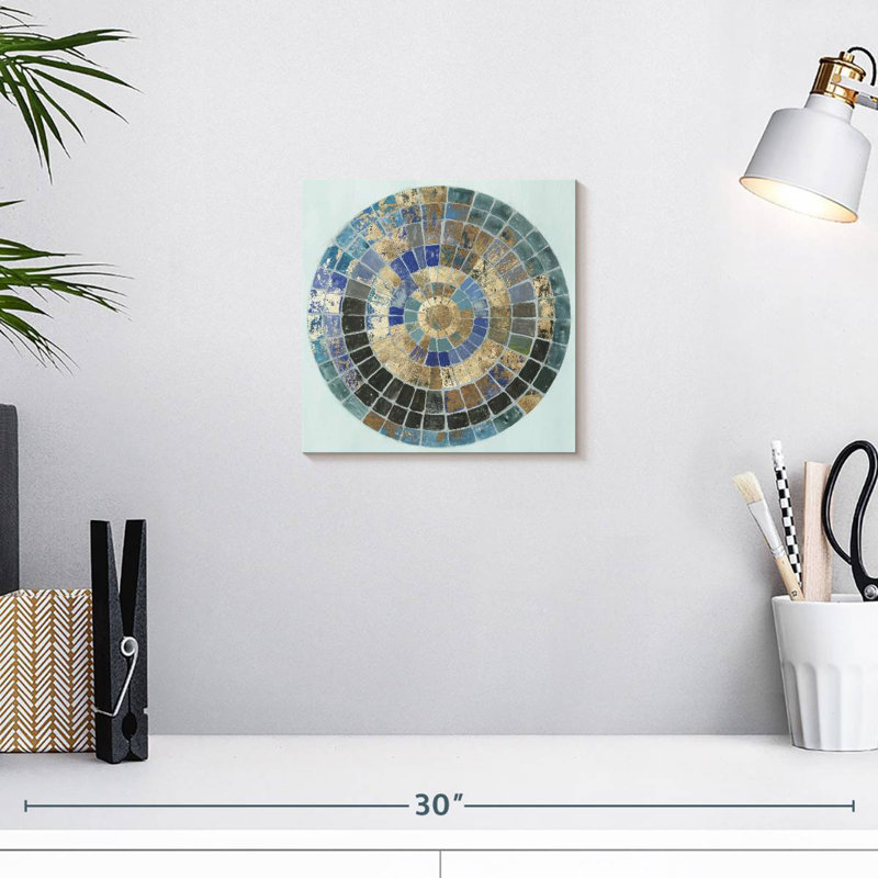 Avery Ionic, 10" H x 10" W