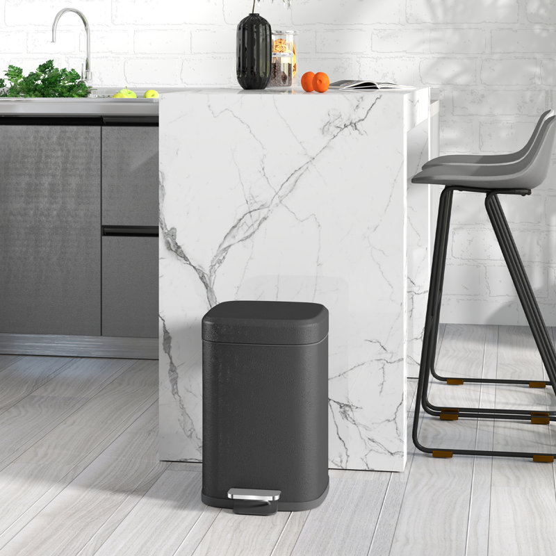 Santara Step On Kitchen Trash Can, 3.2 Gallons