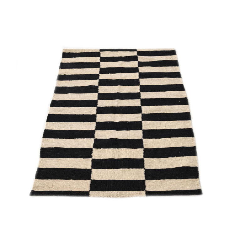 Tapis noir et blanc Noe