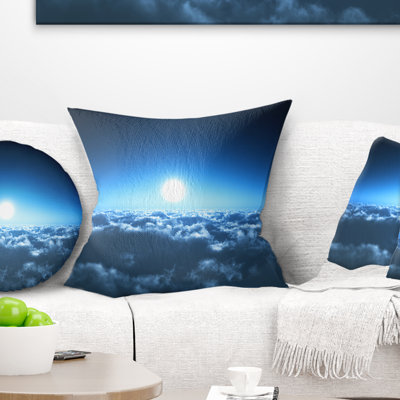 Vol de nuit au-dessus des nuages - coussin à imprimé paysage