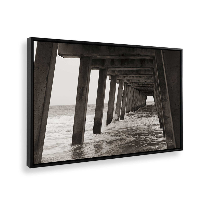 «Pier Angles I» par Nathan Larson, reproduction d'art sur toile, H 12 po x l 18 po, Cadre flottant, Noir
