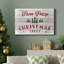 Farm Fresh Christmas Trees - Toile tendue avec châssis de qualité supérieure - prête à être accrochée-642683231