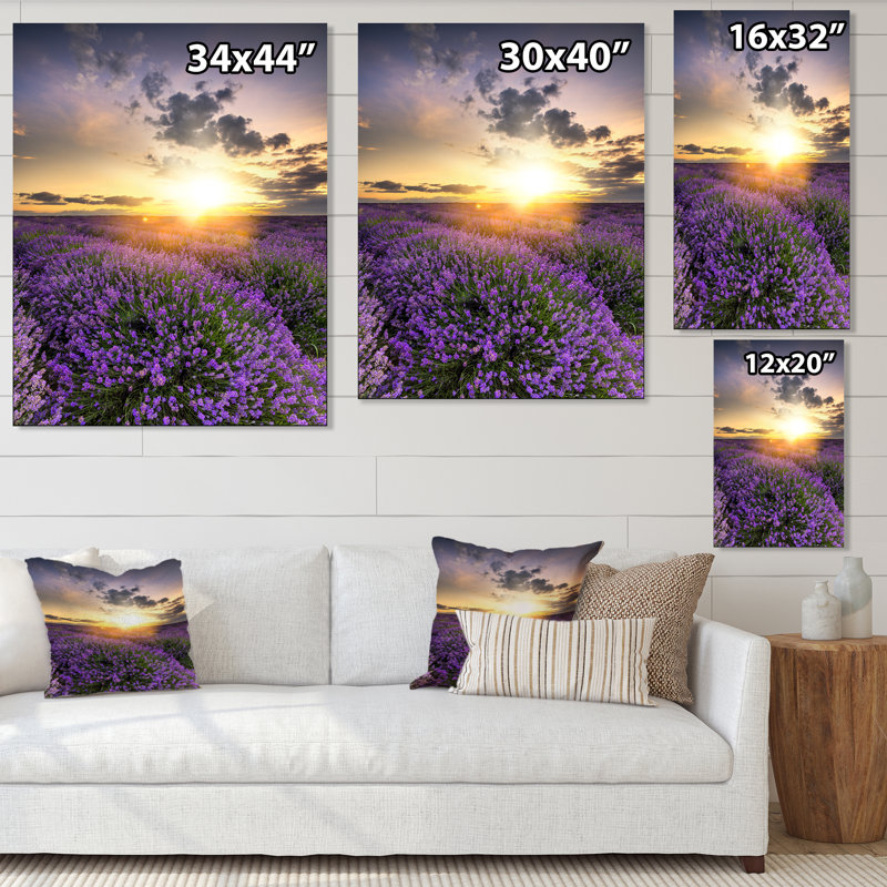 Lavande champ coucher de soleil paysage - art mural traditionnel sur toile, H 36 po x l 24 po x P 1 po, Toile tendue