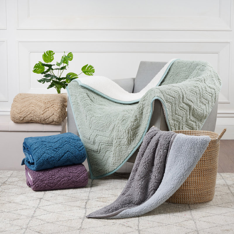 Jeté en sherpa CBCHome Cozy Chevron, Prune