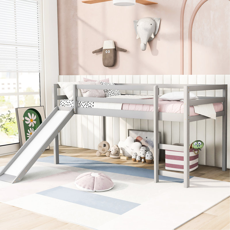 Lit mezzanine simple gris avec glissade et, construction moderne et élégante en pin massif, 14 lattes, garde-corps, sans fondation, facile à assembler, glissière de taille additionnelle, style, bois, structure solide,