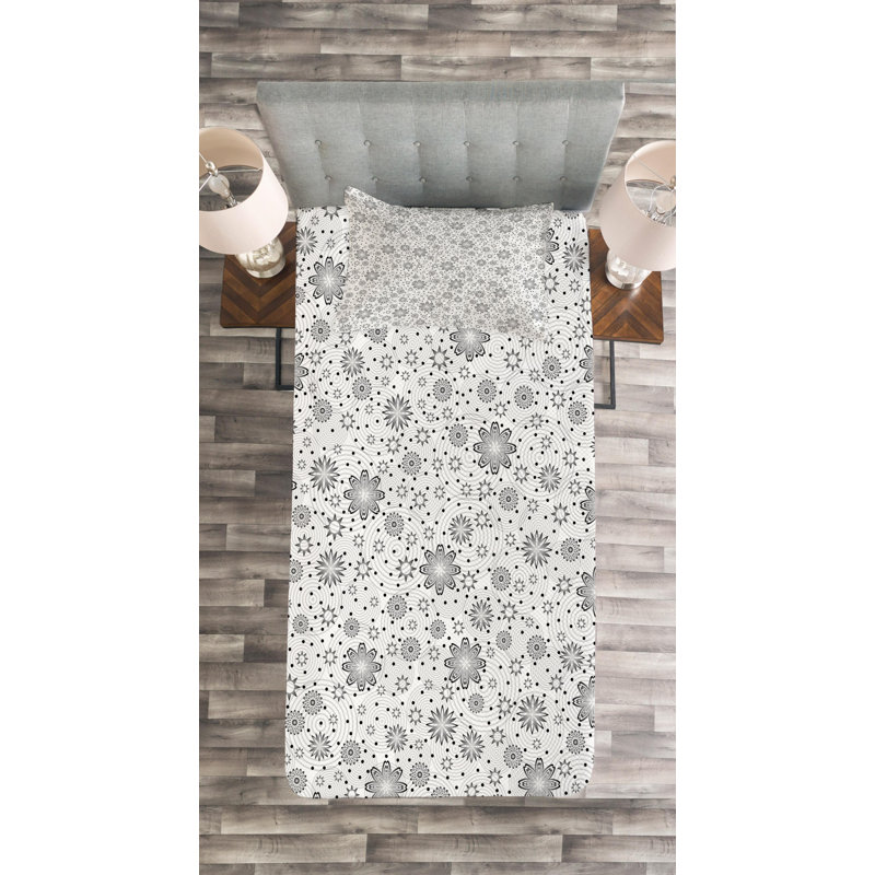 Farmhouse / Country Polyester Floral Coverlet, Twin Coverlet + 1 Sham