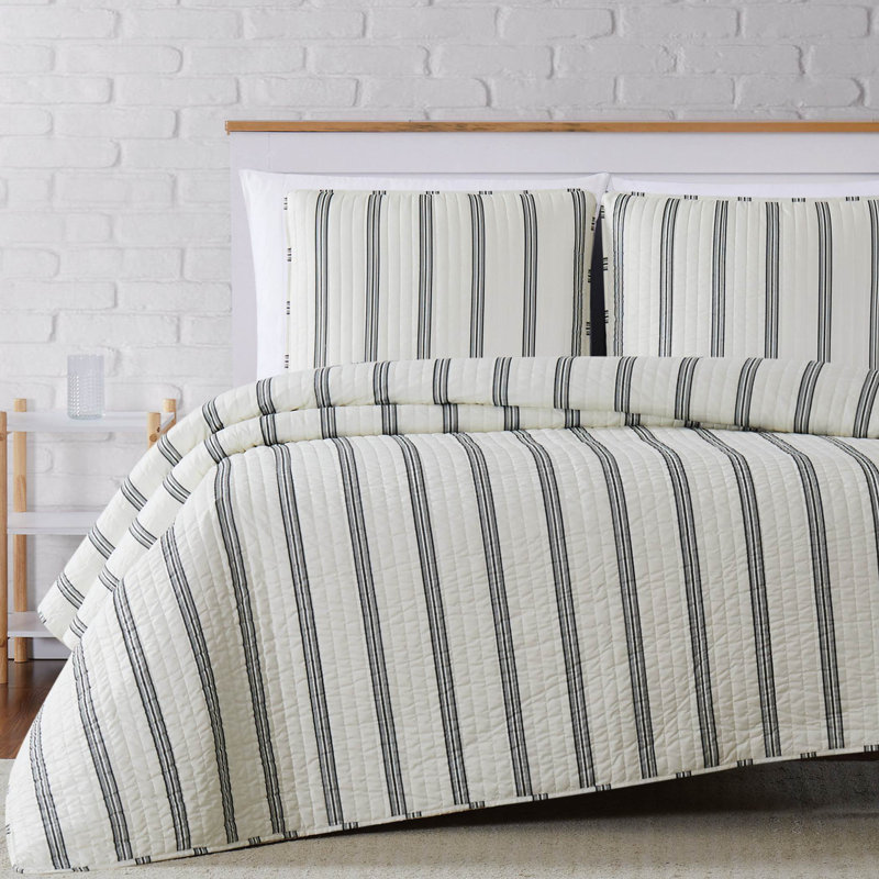 Farmhouse / Country Striped Quilt, Queen Quilt + 2 Shams