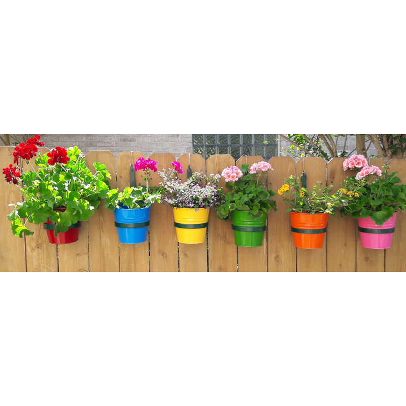 Ensemble de deux pots à fleurs en acier émaillé Serra avec support en fer Serra, Vert pomme