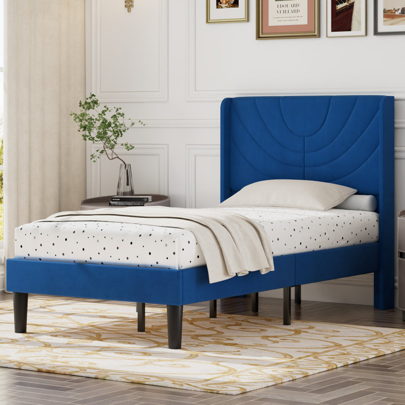 Structure de lit simple en velours avec tête de lit à oreilles, lit plateforme tapissier avec tête de lit capitonnée à oreilles, support de lattes en bois massif, pas de sommier tapissier, silencieux, bleu foncé