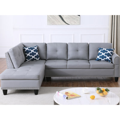 Similicuir gris, canapé modulaire en forme de L, trois pièces, quatre places, divertissement, siège central rétractable, porte-gobelets, coussins décoratifs, rangement, structure en bois massif et en bois d'ingénierie, pieds à profil bas, arrondi