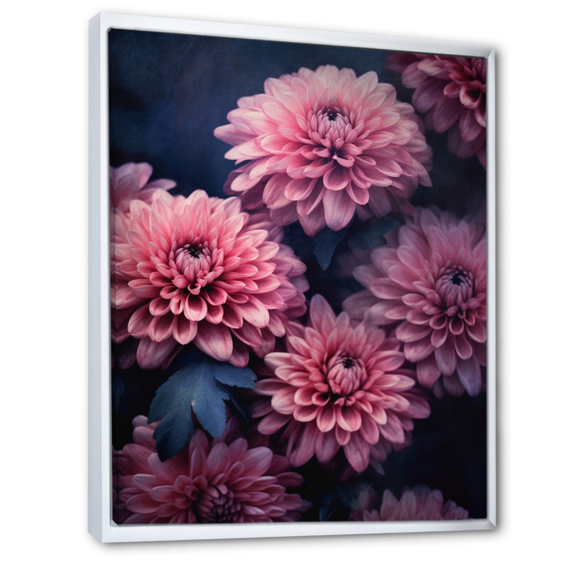 «Pink Grey Mums Spendor», reproduction sur toile, Cadre flottant blanc, H 20 po x l 12 po x P 1 po