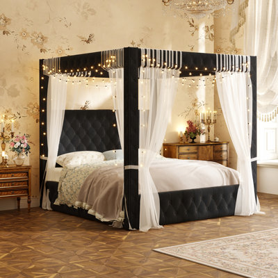 Très grand lit à baldaquin en velours capitonné noir à très grand lit avec prises et ports USB