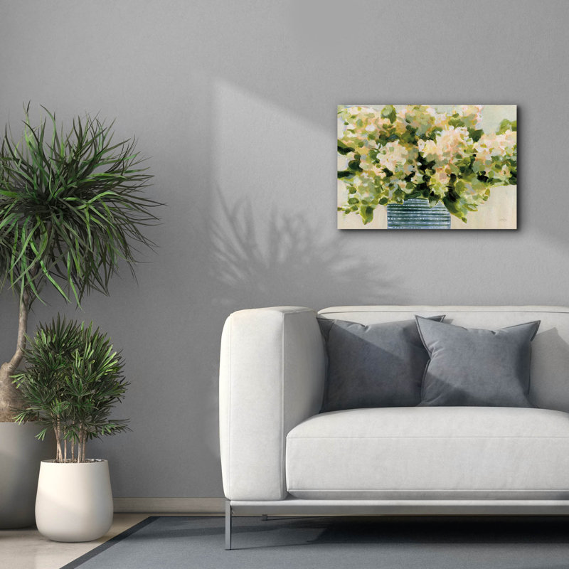Art mural sur toile Epic Graffiti «Hydrangeas In Vase» par Katrina Pete, H 18 po x l 26 po x P 0,75 po