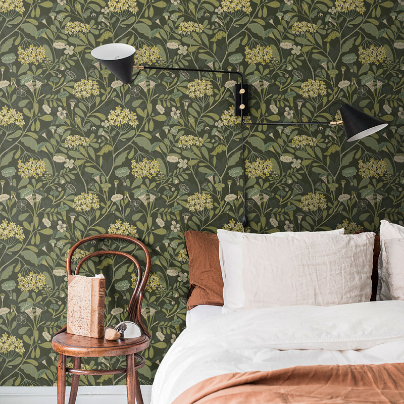 Hjarterum 10.05m x 53cm Wallpaper Roll, Dark Green