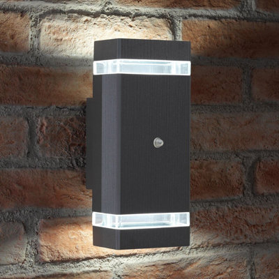 Garnica 2 - Bulb 26.3cm H Outdoor Flush Mount with Dusk to Dawn