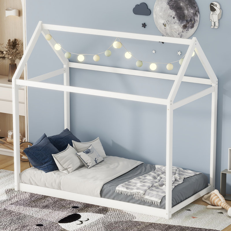 Lit simple en bois, blanc