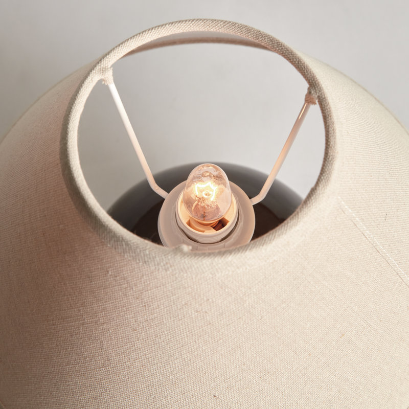 Mini lampe de table en céramique Oscar, H 11 po x l 10 po x P 10 po, Gris