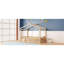 Lit simple avec clôture en bois et aire de jeux-131461056