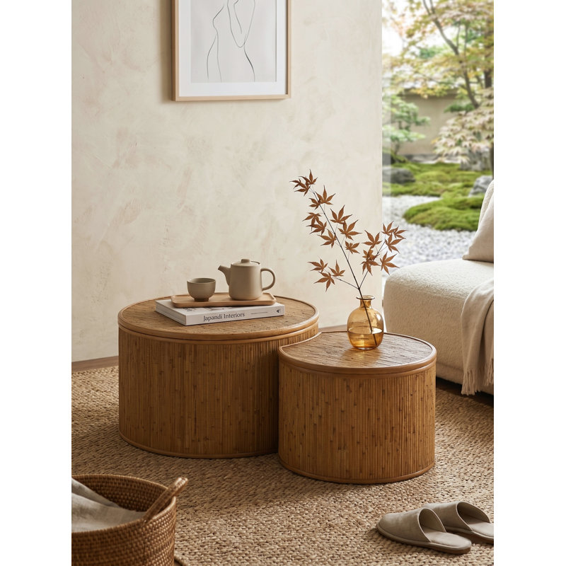 Ensemble de tables basses vintage avec rangement en rotin et finition naturelle